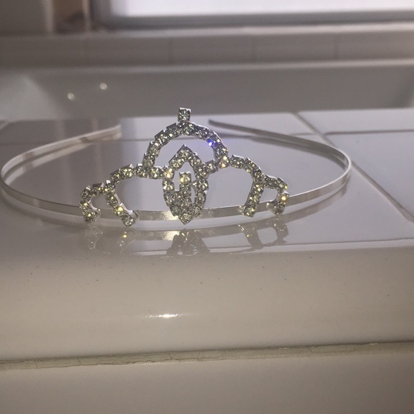 Silver toned rhinestone tiara headband - Picture 3 of 4